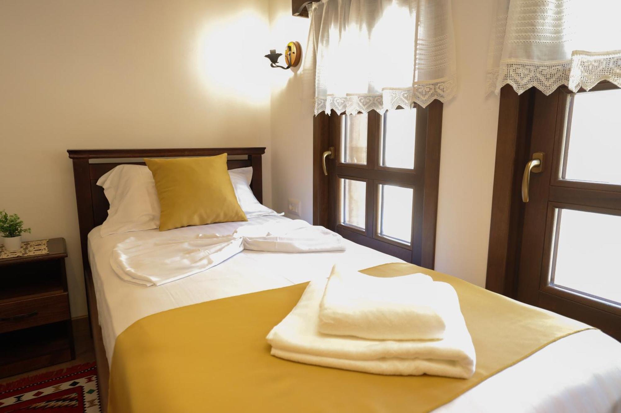 Hotel The House Of Dollma , Inside Kruja Castle Zimmer foto