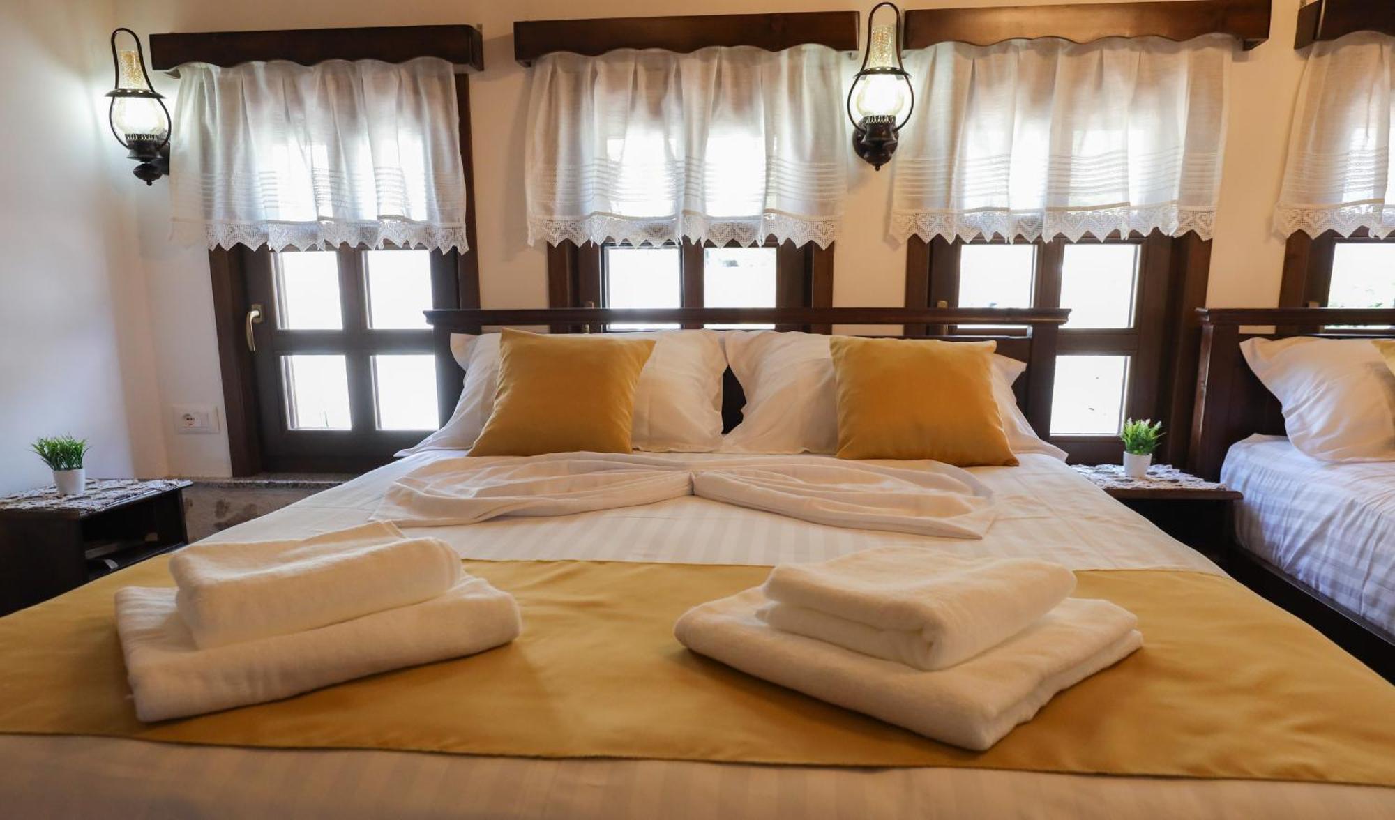 Hotel The House Of Dollma , Inside Kruja Castle Zimmer foto