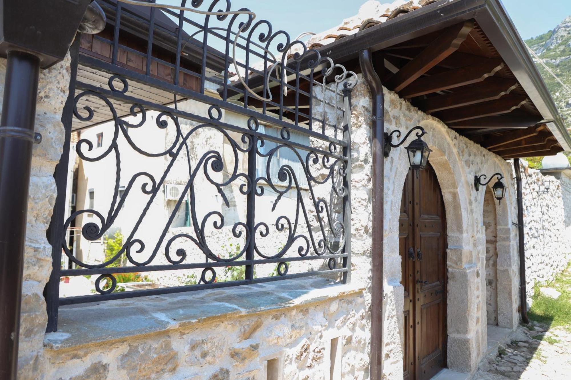 Hotel The House Of Dollma , Inside Kruja Castle Exterior foto